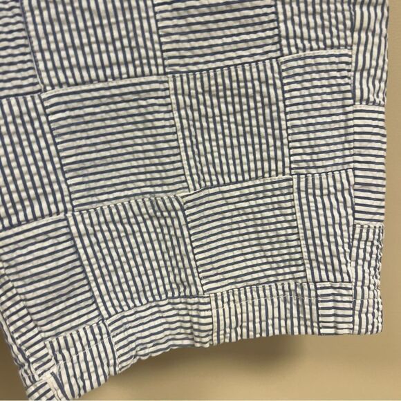 L.L. Bean Blue and White Striped Women's Shorts - Picture 3 of 6